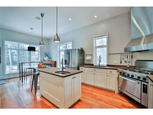 14 Gibbons Place, London, ON - Indoor Photo Showing Kitchen