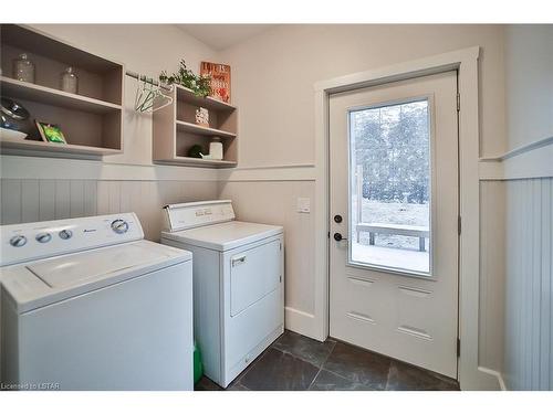 14 Gibbons Place, London, ON - Indoor Photo Showing Laundry Room