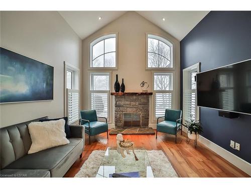 14 Gibbons Place, London, ON - Indoor Photo Showing Living Room With Fireplace