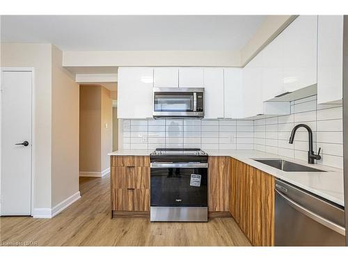 76-35 Waterman Avenue, London, ON - Indoor Photo Showing Kitchen With Upgraded Kitchen