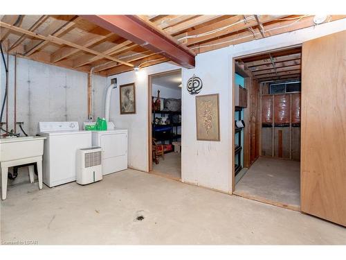 11 Willow Drive, Aylmer, ON - Indoor Photo Showing Laundry Room