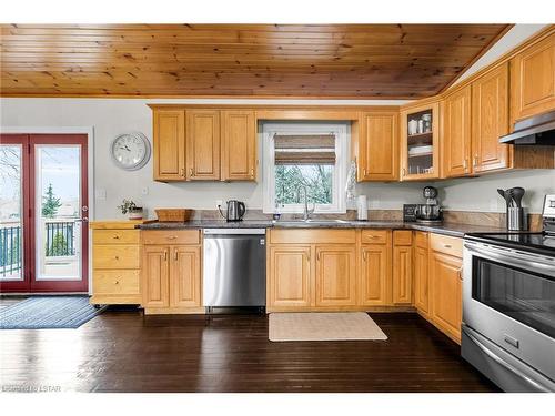 9475 Springwater Road, St. Thomas, ON - Indoor Photo Showing Kitchen