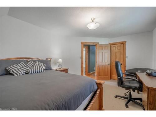 5504 Union Road, Elgin, ON - Indoor Photo Showing Bedroom