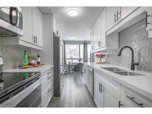 209-650 Cheapside Street, London, ON - Indoor Photo Showing Kitchen With Double Sink With Upgraded Kitchen