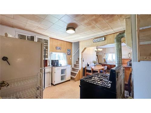 262 Prince Arthur Street, Centralia, ON - Indoor Photo Showing Kitchen