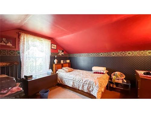 262 Prince Arthur Street, Centralia, ON - Indoor Photo Showing Bedroom