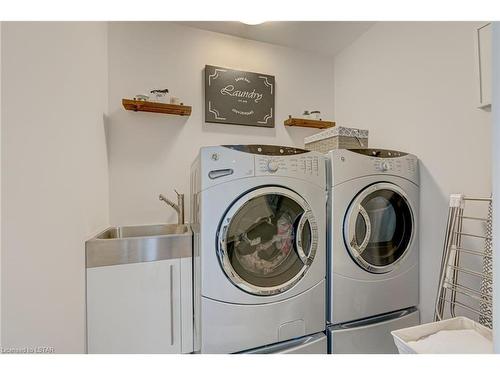 1318 Red Pine Crossing, London, ON - Indoor Photo Showing Laundry Room