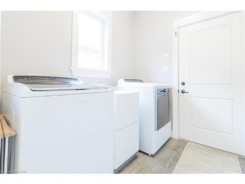 93 Gill Road, Grand Bend, ON - Indoor Photo Showing Laundry Room