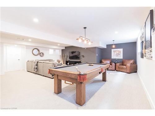93 Gill Road, Grand Bend, ON - Indoor Photo Showing Other Room