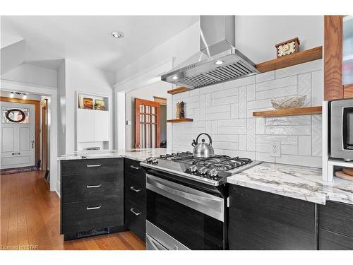 839 Dufferin Avenue, London, ON - Indoor Photo Showing Kitchen With Upgraded Kitchen