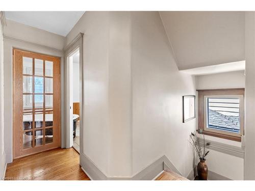 839 Dufferin Avenue, London, ON - Indoor Photo Showing Other Room
