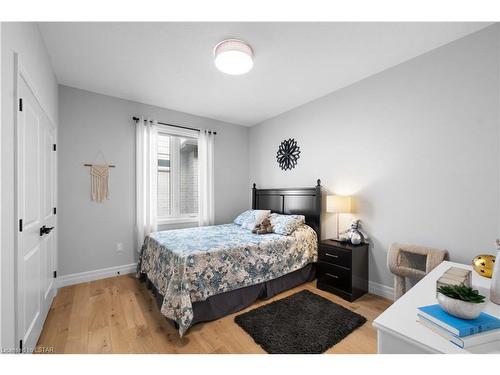 218 Boardwalk Way, Dorchester, ON - Indoor Photo Showing Bedroom