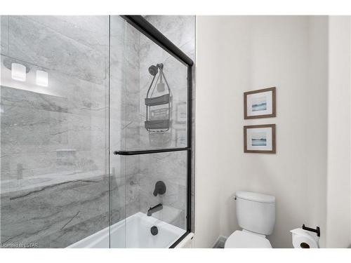 218 Boardwalk Way, Dorchester, ON - Indoor Photo Showing Bathroom