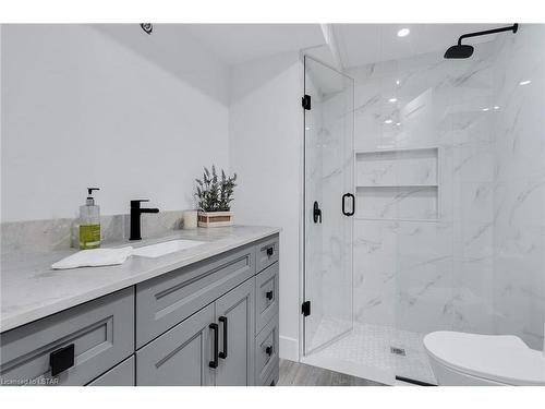 77 Crestview Drive, Komoka, ON - Indoor Photo Showing Bathroom