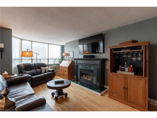 606-7 Picton Street, London, ON - Indoor Photo Showing Living Room With Fireplace