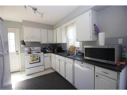 1787 Aldersbrook Road, London, ON - Indoor Photo Showing Kitchen With Double Sink
