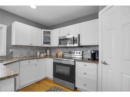 691 Clearwater Crescent, London, ON - Indoor Photo Showing Kitchen