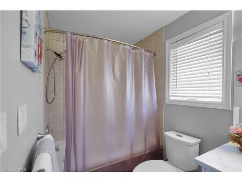 691 Clearwater Crescent, London, ON - Indoor Photo Showing Bathroom
