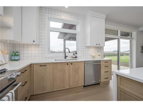 2202 Robbie'S Way, London, ON - Indoor Photo Showing Kitchen With Double Sink With Upgraded Kitchen