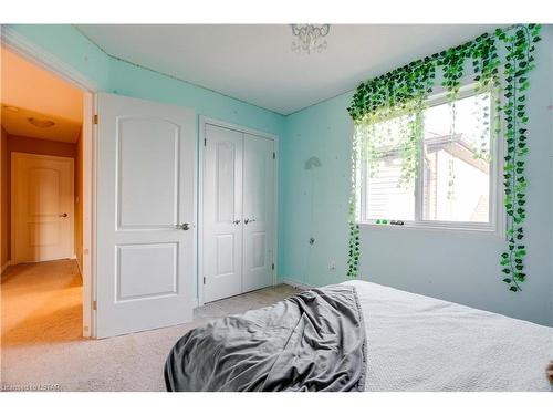 6861 Vallas Circle, London, ON - Indoor Photo Showing Bedroom