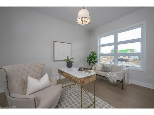 2195 Robbie'S Way, London, ON - Indoor Photo Showing Living Room