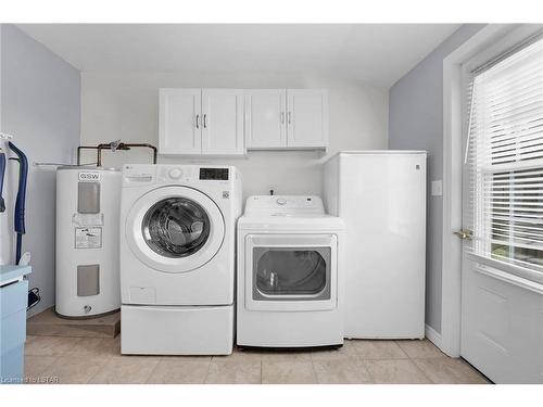 268 Marsh Line, Dutton, ON - Indoor Photo Showing Laundry Room