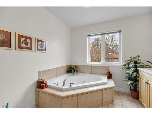 206 Ambleside Drive, London, ON - Indoor Photo Showing Bathroom