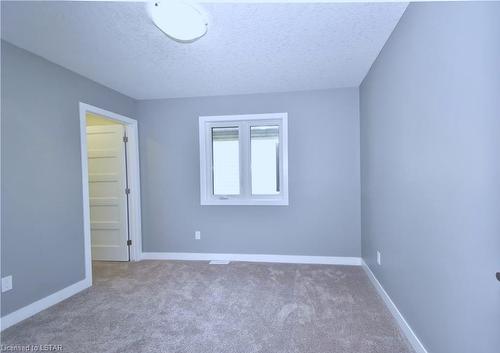 103 Marconi Court, London, ON - Indoor Photo Showing Other Room