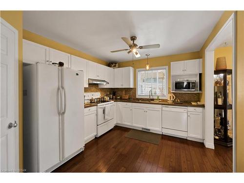 85 Simms Court, London, ON - Indoor Photo Showing Kitchen With Double Sink