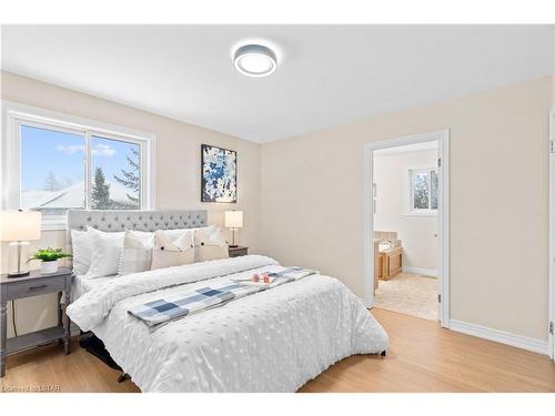 225 William Street E, Parkhill, ON - Indoor Photo Showing Bedroom
