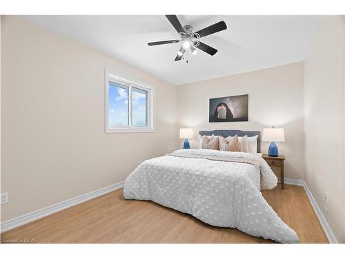 225 William Street E, Parkhill, ON - Indoor Photo Showing Bedroom