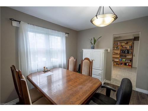368 Flanders Row, London, ON - Indoor Photo Showing Dining Room