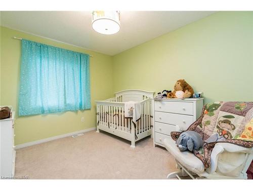 1116 Kimball Crescent, London, ON - Indoor Photo Showing Bedroom