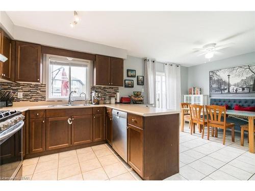 1116 Kimball Crescent, London, ON - Indoor Photo Showing Kitchen With Double Sink