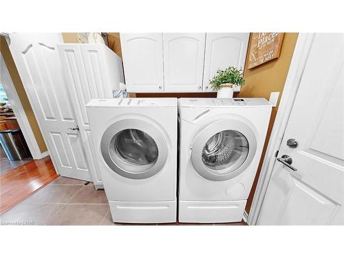 61 Parkview Drive, Dorchester, ON - Indoor Photo Showing Laundry Room