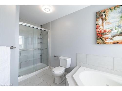 1215 Gough Road, London, ON - Indoor Photo Showing Bathroom
