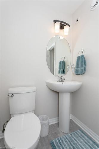 37 Styles Drive, St. Thomas, ON - Indoor Photo Showing Bathroom