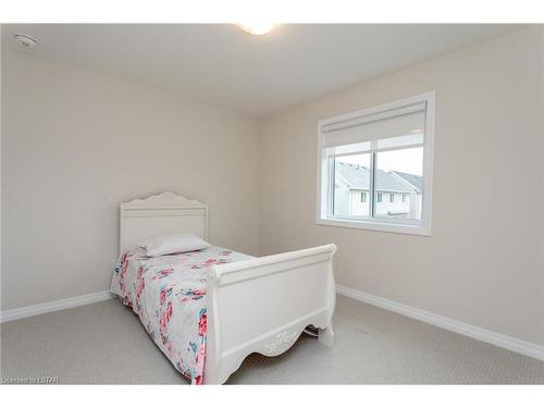 37 Styles Drive, St. Thomas, ON - Indoor Photo Showing Bedroom