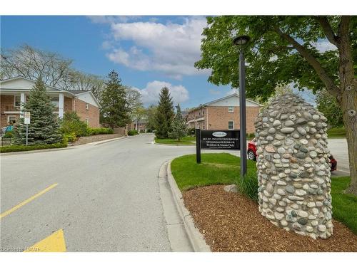 44-1385 Commissioners Road W, London, ON - Outdoor
