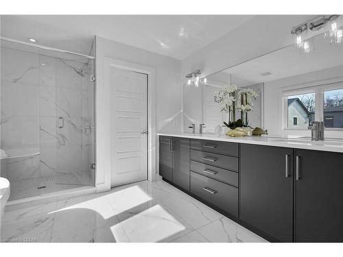 1681 Brayford Avenue, London, ON - Indoor Photo Showing Bathroom