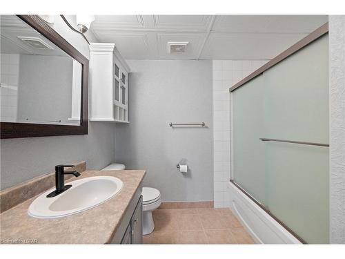 304-3355 Sandwich Street, Windsor, ON - Indoor Photo Showing Bathroom