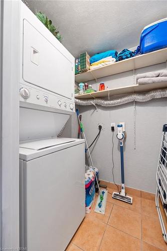 304-3355 Sandwich Street, Windsor, ON - Indoor Photo Showing Laundry Room