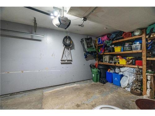 168-900 Pond View Road, London, ON - Indoor Photo Showing Garage