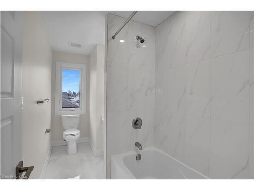 2 Bouw Place, Dutton, ON - Indoor Photo Showing Bathroom