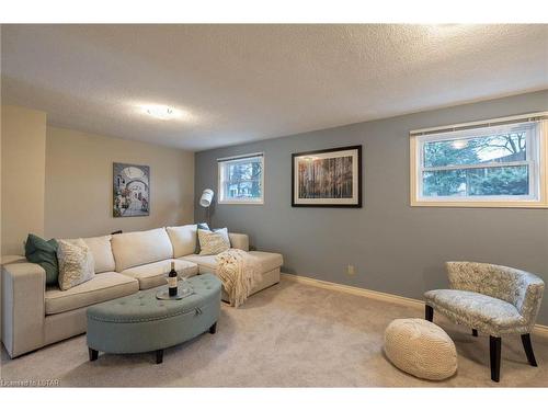 1 Mcgill Place, London, ON - Indoor Photo Showing Living Room