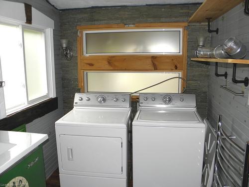 6381 West Parkway Drive, Lambton Shores, ON - Indoor Photo Showing Laundry Room