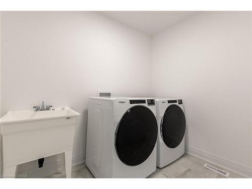 49-101 Swales Avenue, Strathroy, ON - Indoor Photo Showing Laundry Room