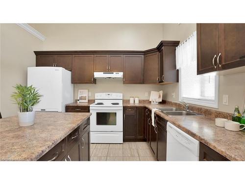 1523 Portrush Way, London, ON - Indoor Photo Showing Kitchen With Double Sink
