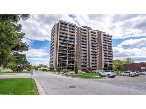 1119-9099 Riverside Drive E, Windsor, ON - Outdoor With Balcony With Facade