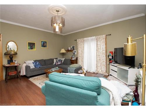 148 Mcrae Street, Glencoe, ON - Indoor Photo Showing Living Room